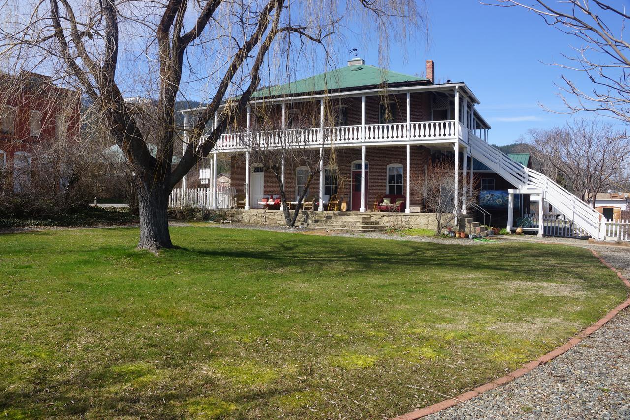 The Historic Collier Hotel Etna Exterior photo
